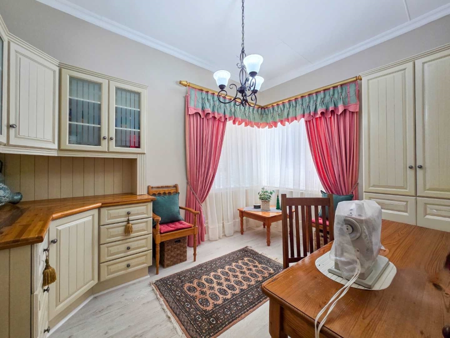 4 Bedroom Property for Sale in Stilbaai Wes Western Cape